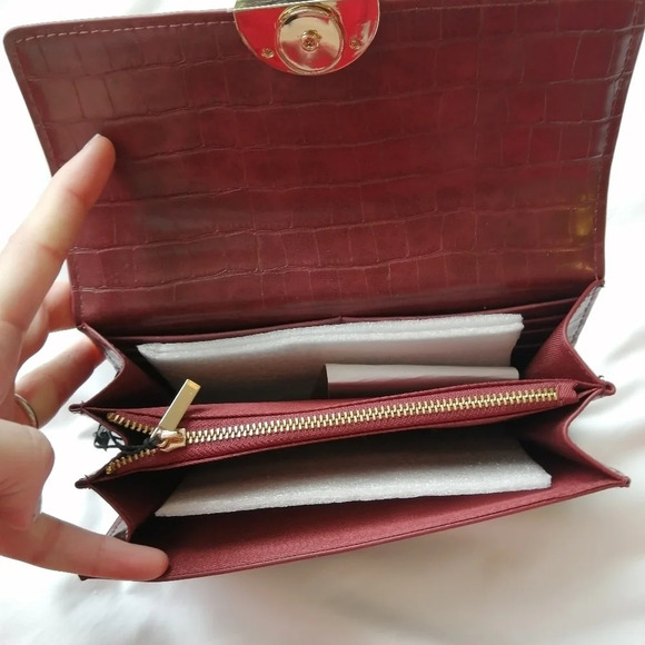 NWT Love & Lore Auburn Croc Vegan Leather Tri Fold Continental Wallet or Clutch - Picture 4 of 16